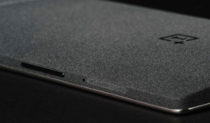 OnePlus One black back